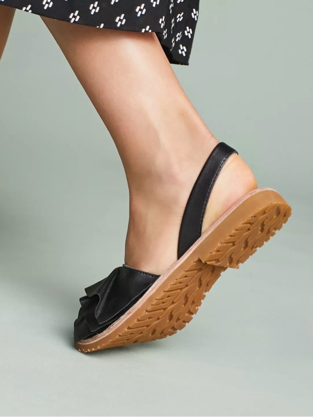 Seychelles Peace Of Mind Ruffle Sandals Black 10. - Picture 4 of 7